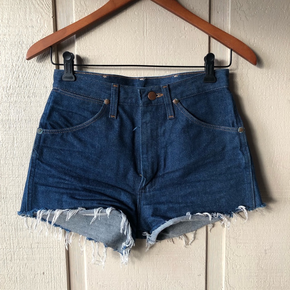 Vintage Wrangler denim jean cut off shorts 25